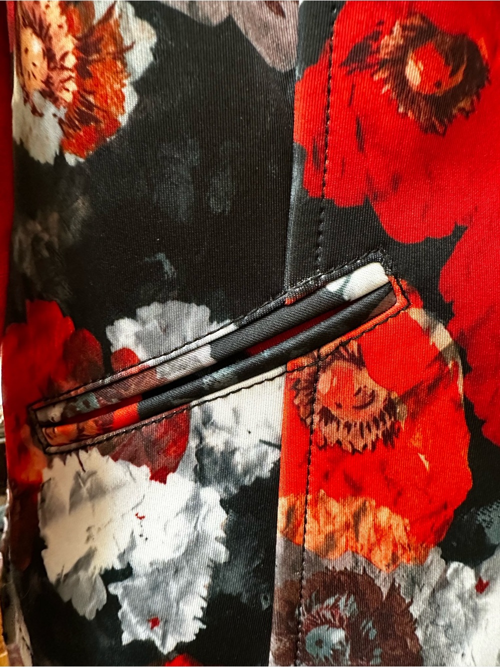 iROO Moderato Red and Black Floral Leather Moto Jacket - Picture 5 of 10